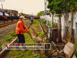 Minimalisir Potensi Gangguan Keselamatan KAI Daop 8 Bersih Lintas Stasiun