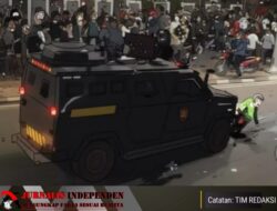 DITABRAK BARRACUDA MILIK BRIMOB SAAT AKSI DEMO DPR, DRIVER OJEK ONLINE DIKABARKAN MENINGGAL