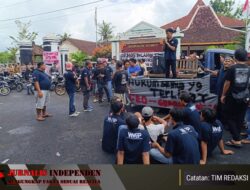 DUGAAN PENYELEWENGAN DANA DESA, RATUSAN WARGA GELAR AKSI DEMO DI DEPAN KALURAHAN NGUNUT