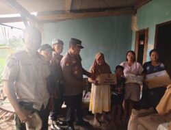 Polres Pasuruan Salurkan Bansos untuk Warga Terdampak Sambaran Petir di Desa Cowek