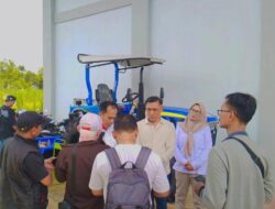‎Rida Musthofa Resmi Serahkan Bantuan Traktor Kepada Gapoktan Kalurahan Banaran Sekaligus Rayakan HUT Gerindra ke-18