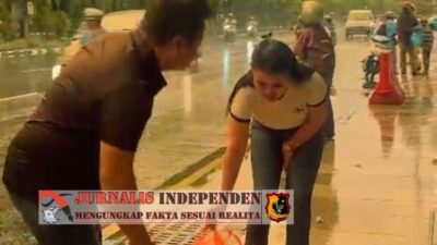 FDJ Cindi Aurora Tabur Kebaikan Berbagi 300 Takjil Untuk Warga Surabaya Di Depan Polda Jatim