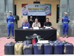 Polda Jatim Gagalkan Penyelundupan Solar Subsidi ke Kalimantan, Tersangka Asal Blora Diamankan