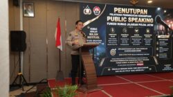 Kabid Humas Polda Jatim Tutup Pelatihan Public Speaking, Tekankan Komunikasi Jujur dan Transparan