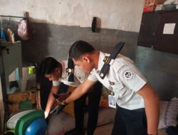 Operasi Gabungan dari TNI Polri Kalapas melaksanakan operasi Gabungan di Lapas kelas IIA Sidoarjo