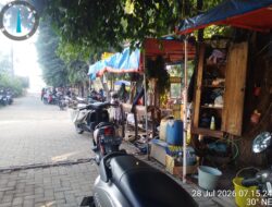 Di Balik Ramainya Pasar Dadakan Depan PG Kedawung, Ada Perjuangan Pedagang Kecil Menyambung Hidup
