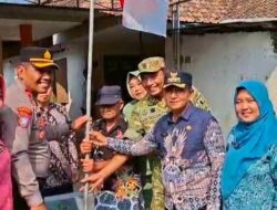 Serentak Jelang HUT RI Ke-81, Polsek Bangil Kerahkan Personel Bersama Tiga Pilar Bangkitkan Nasionalisme Lewat Gerakan Bendera Merah Putih