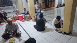 Tradisi Berbagi di Jumat Legi, Puluhan Jamaah Masjid Sabilillah Nikmati Soto Daging dari Donatur
