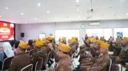 Sambut Hari Pelanggan Nasional, YBM PLN UIP JBTB Gelar Layanan Kesehatan Terpadu dan Santunan bagi 50 Veteran Surabaya