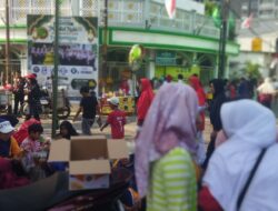 Jalan Sehat Yayasan Semilir Angin Meriahkan HUT ke-81 RI, Ratusan Warga Gayungan Antusias