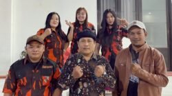 Srikandi Pemuda Pancasila PAC Tulangan Turut Kawal Jalan Sehat HUT RI ke-81 di Desa Grabahan