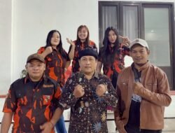 Srikandi Pemuda Pancasila PAC Tulangan Turut Kawal Jalan Sehat HUT RI ke-81 di Desa Grabahan
