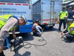 Polres Pelabuhan Tanjung Perak Tingkatkan Kepatuhan dan Tekan Polusi melalui Operasi Gabungan