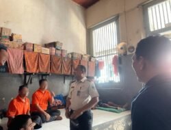 Menyapa, Mendengar, Memastikan: Kalapas Sidoarjo Blusukan ke Blok Hunian