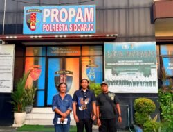 8 JUTA DISERAHKAN, JANJI TAK TERWUJUD, OKNUM ANGGOTA POLSEK PORONG DIADUKAN KE KAPOLRESTA SIDOARJO